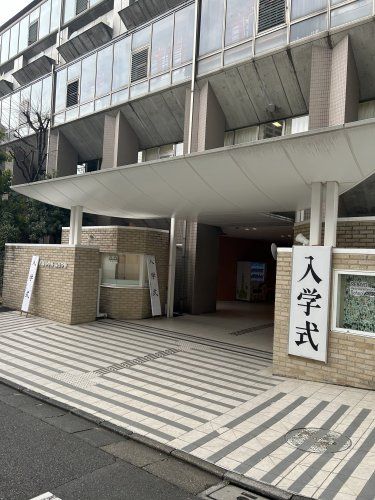 近くの私立青稜中学校まで505m（徒歩7分）