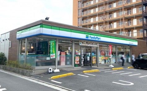 近くのファミリーマート 練馬上石神井四丁目店まで372m(徒歩5分)
