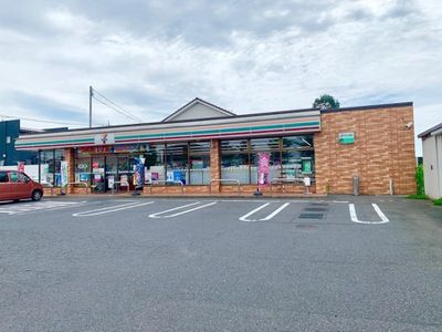 近くのコンビニまで1,125m（徒歩15分）