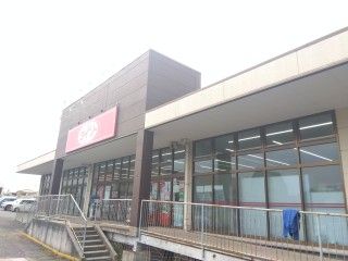 近くのダイソー 古市場店まで594m（徒歩8分）