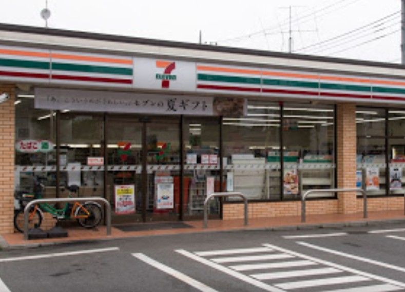 近くのセブン-イレブン 昭島朝日町２丁目店まで492m（徒歩7分）
