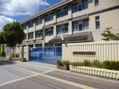 近くの神戸市立蓮池小学校まで506m(徒歩7分)