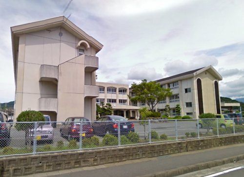 近くの諫早市立真城中学校まで271m(徒歩4分)