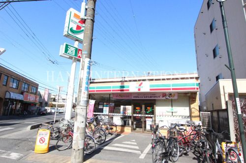 近くのセブンイレブン北越谷西口店まで1,590m（徒歩20分）