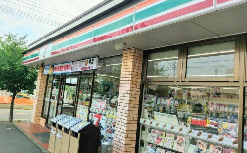 近くのセブンイレブン 松戸小金原4丁目店まで962m(徒歩13分)