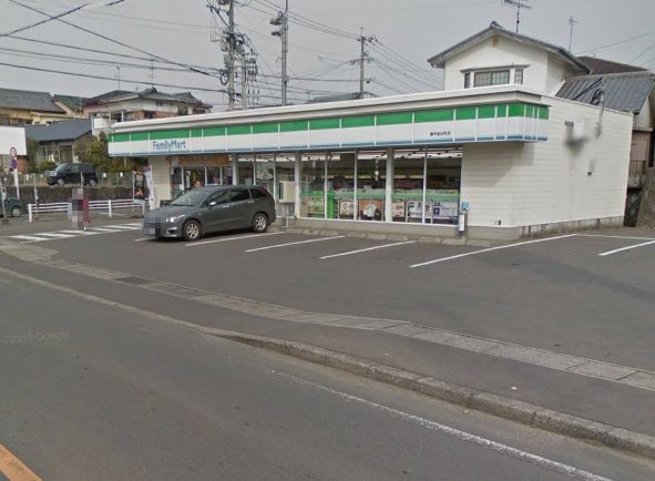 近くのファミリーマート 諫早金谷町店まで589m(徒歩8分)