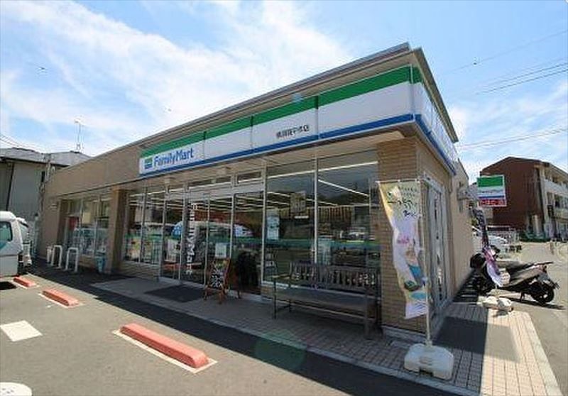 近くのファミリーマート 横須賀平作店まで383m(徒歩5分)