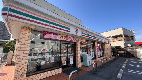 近くのセブンイレブンまで989m(徒歩13分)