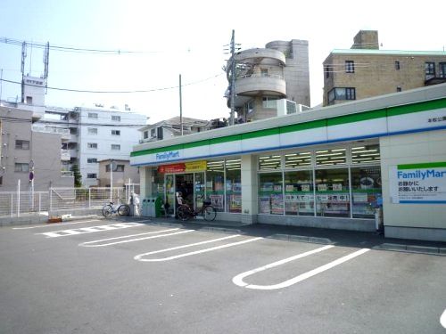 近くのファミリーマート本牧公園前店まで148m(徒歩2分)