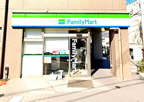 近くのファミリーマート 県立大学駅前店まで646m(徒歩9分)
