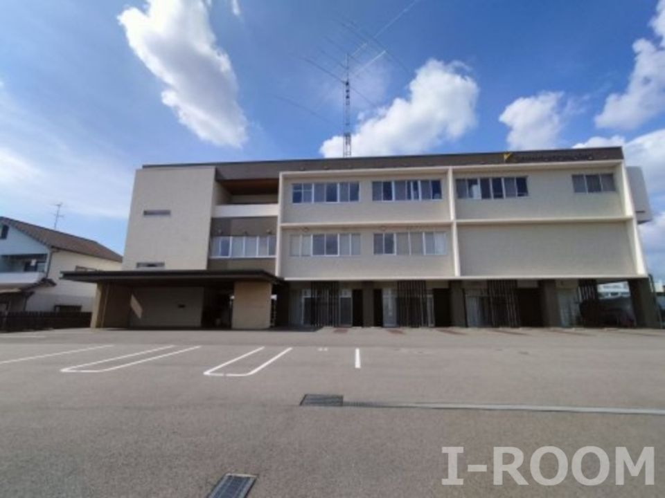 近くのやまだリウマチクリニックまで195m（徒歩3分）