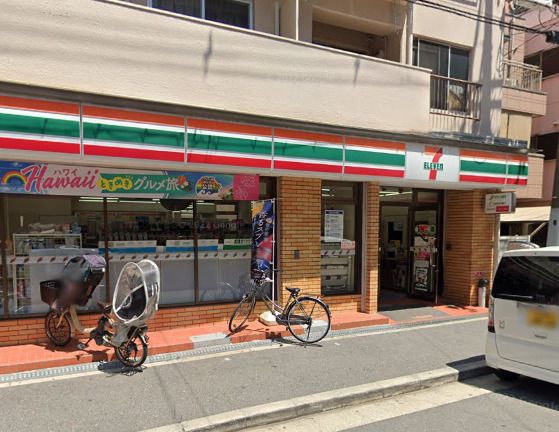 近くのセブン-イレブン 大阪南堀江４丁目店まで78m（徒歩1分）