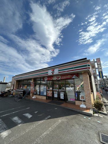 近くのセブンイレブン 国分寺西恋ケ窪4丁目店まで747m(徒歩10分)