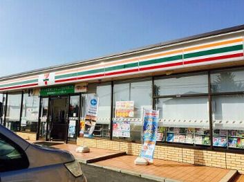 近くのセブンイレブン伊勢崎韮塚町店まで798m（徒歩10分）