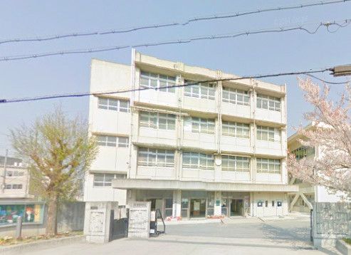 近くの守口市立庭窪中学校まで538m(徒歩7分)