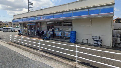近くのローソン 横浜釜利谷東五丁目店まで523m（徒歩7分）