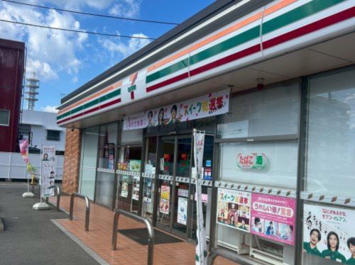 近くのセブンイレブン 新居浜田所町店まで345m(徒歩5分)