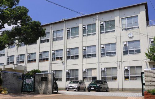 近くの名古屋市立御幸山中学校まで2,396m(徒歩30分)