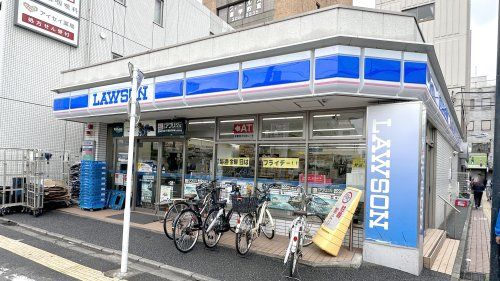 近くのコンビニまで836m（徒歩11分）