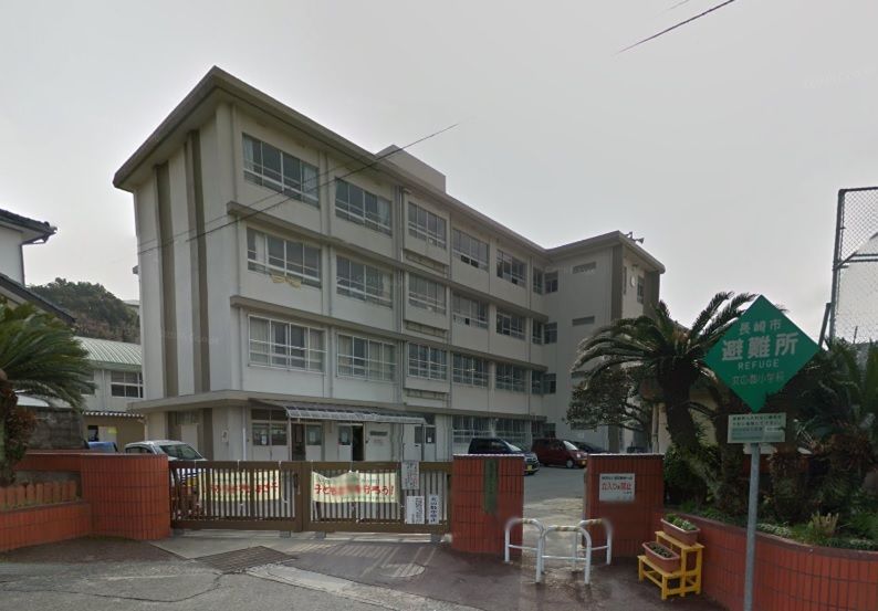 近くの長崎市立女の都小学校まで1,846m(徒歩24分)