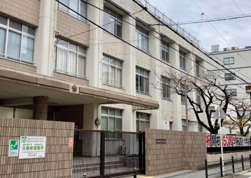 近くの大阪市立桜宮小学校まで335m（徒歩5分）