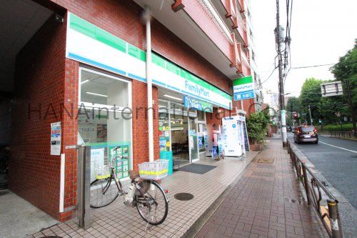 近くのファミリーマート 小石川ゆたて坂店まで276m(徒歩4分)