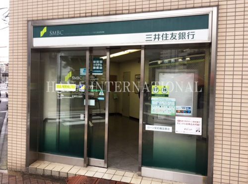 近くの三井住友銀行新富町出張所まで850m（徒歩11分）