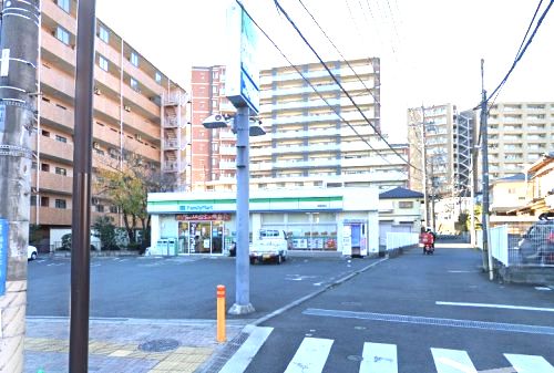 近くのコンビニまで1,110m（徒歩14分）