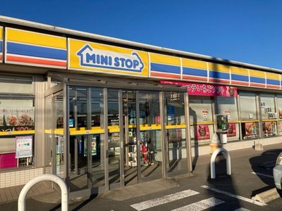 近くのミニストップ 伊勢崎今井店まで550m（徒歩7分）