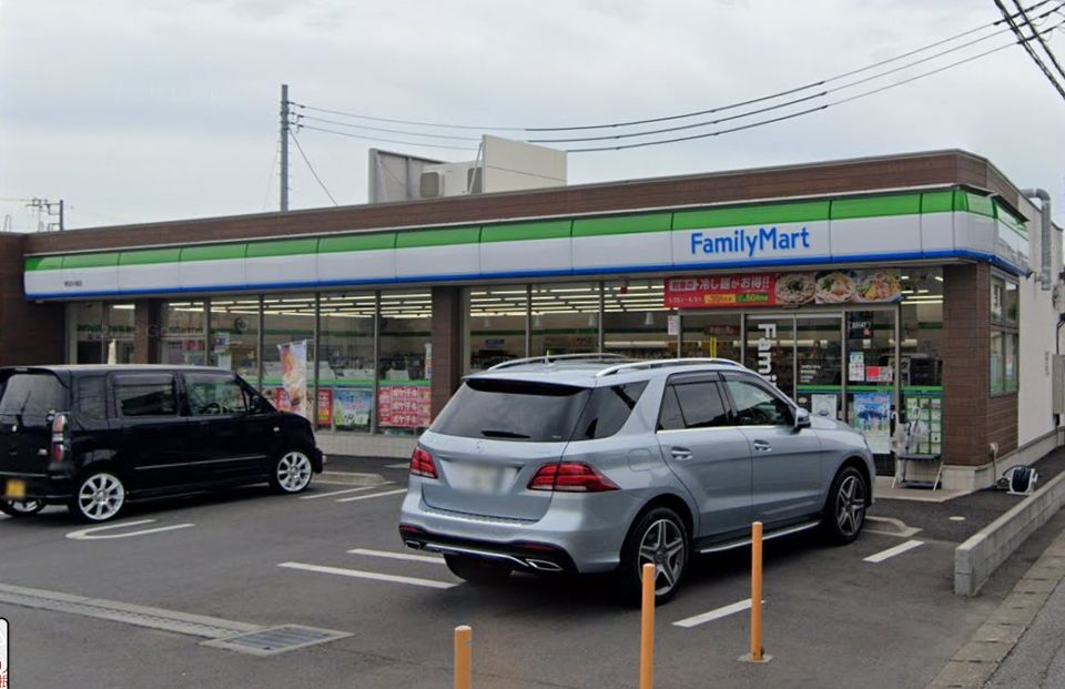 近くのファミリーマート 野田中根店まで98m（徒歩2分）