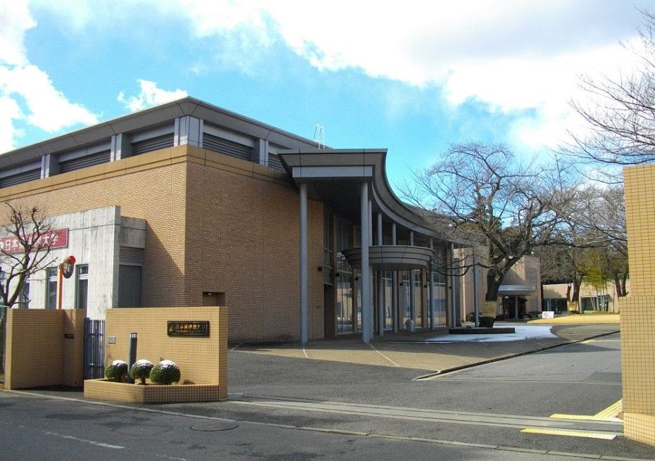 近くの日本橋学館大学まで862m(徒歩11分)