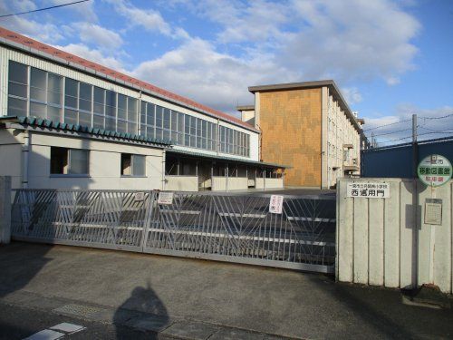 近くの一宮市立丹陽南小学校まで1,610m(徒歩21分)