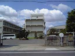 近くの飯山高等学校まで1,886m（徒歩24分）