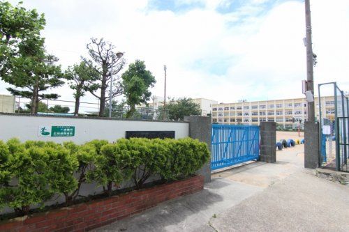 近くの神戸市立南五葉小学校まで1,112m（徒歩14分）