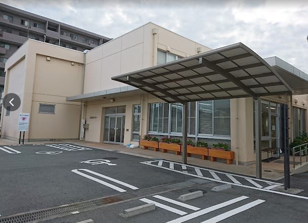 近くの浜松市入野協働センターまで1,049m（徒歩14分）