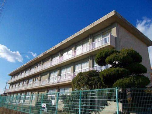 近くの福山市立駅家西小学校まで1,979m(徒歩25分)