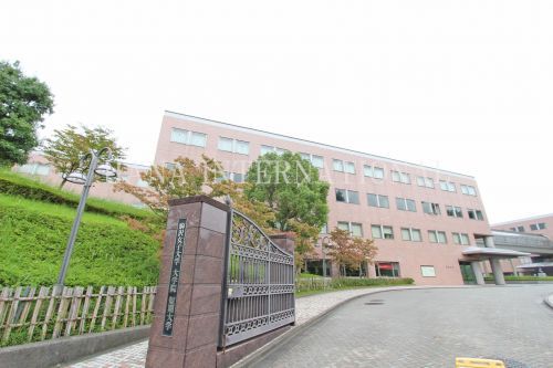 近くの大学・短大まで2,132m（徒歩27分）