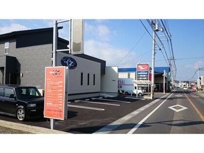 近くの美容室オズまで480m（徒歩6分）