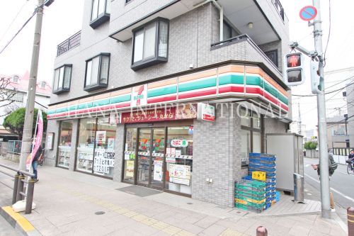 近くのコンビニまで1,092m（徒歩14分）