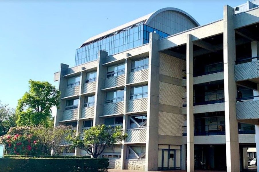 近くの私立武蔵野美術大学まで864m（徒歩11分）