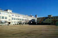 近くの神戸市立上野中学校まで398m(徒歩5分)