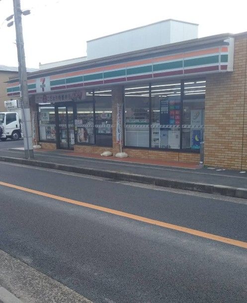 近くのセブンイレブン 高槻大蔵司2丁目店まで801m(徒歩11分)