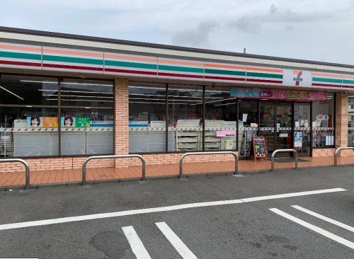 近くのセブンイレブン 三鷹山中通り店まで37m（徒歩1分）
