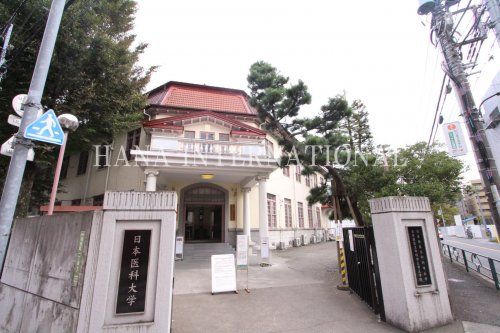 近くの日本獣医生命科学大学まで2,430m(徒歩31分)