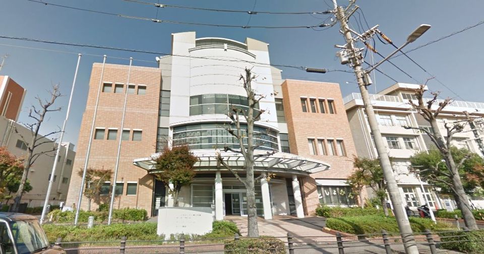近くの豊中市立高川図書館まで862m（徒歩11分）
