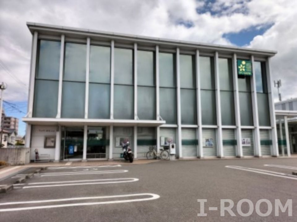 近くの伊予銀行原町支店まで771m（徒歩10分）