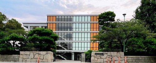 近くの丸亀高等学校まで937m（徒歩12分）