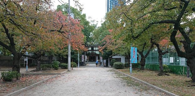 近くの浦江公園まで1,302m（徒歩17分）