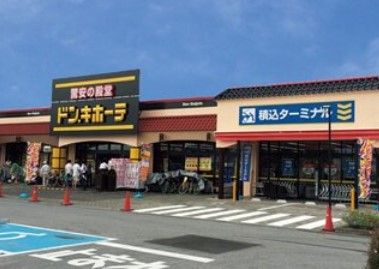 近くのコンビニまで2,322m（徒歩30分）