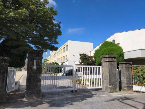 近くの江南市立古知野南小学校まで1,062m(徒歩14分)